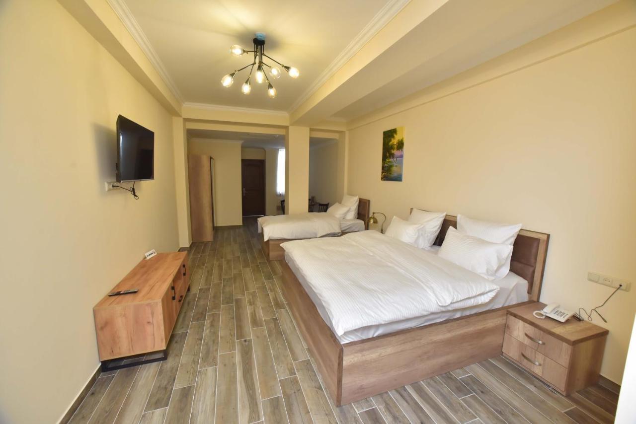 Altunyan Hotel Erivan Exterior foto