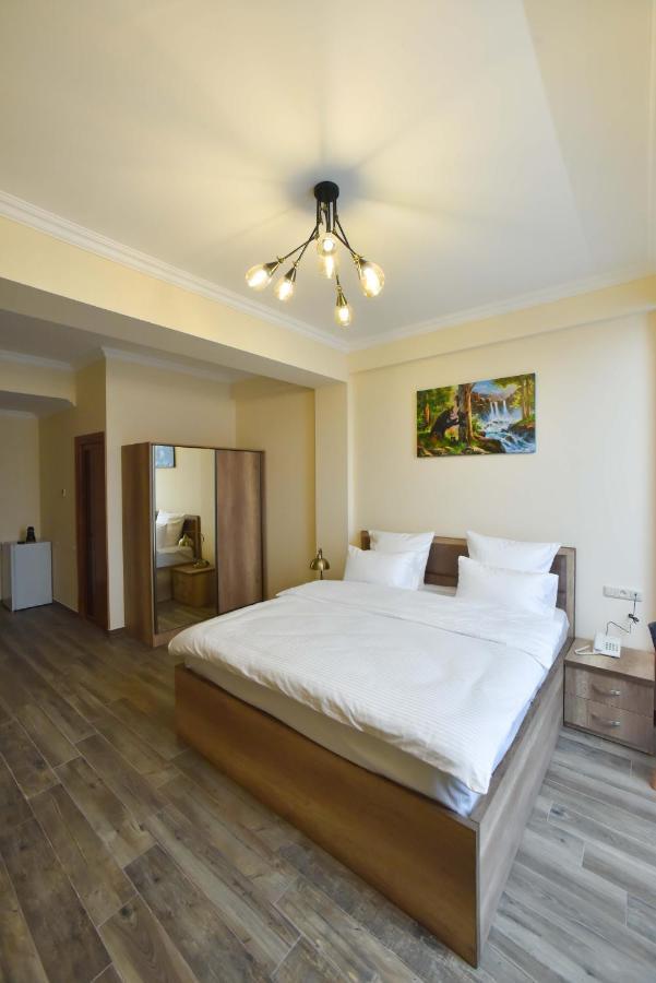 Altunyan Hotel Erivan Exterior foto